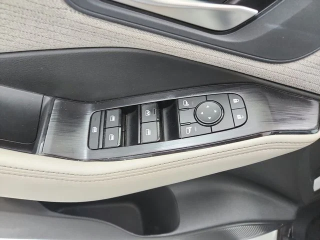 Used 2023 White Nissan SV image 29