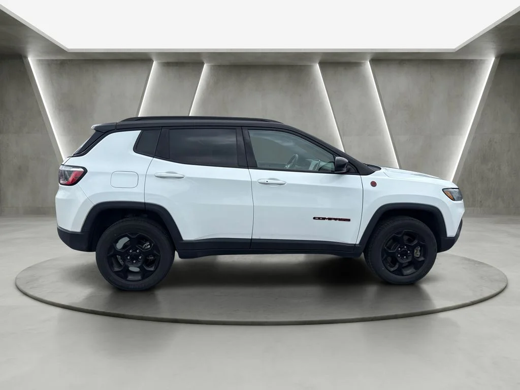 Used 2024 White Jeep Trailhawk image 4