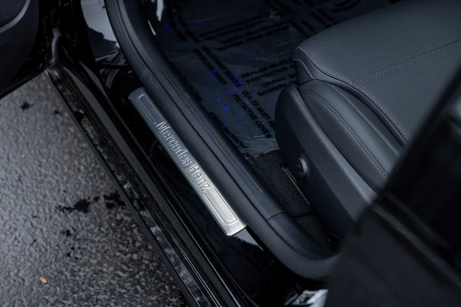 New 2026 BLACK Mercedes-Benz C 300 image 12