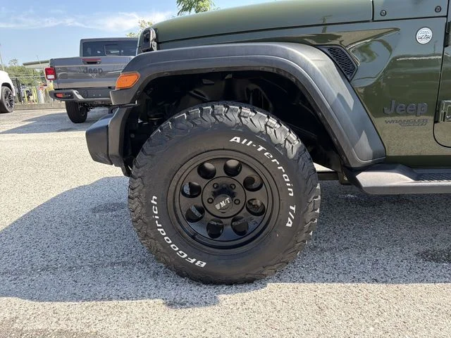 Used 2021 Green Jeep Sport image 28