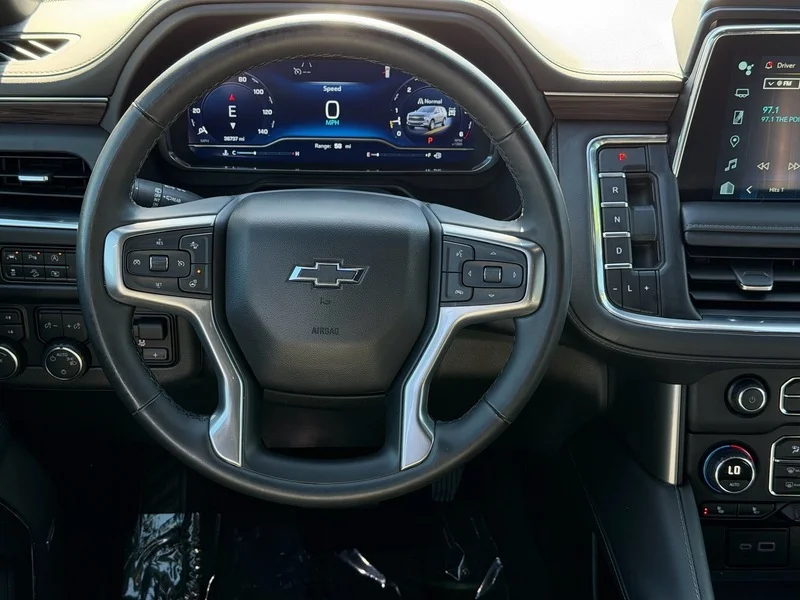Used 2024 Summit White Chevrolet Z71 image 15