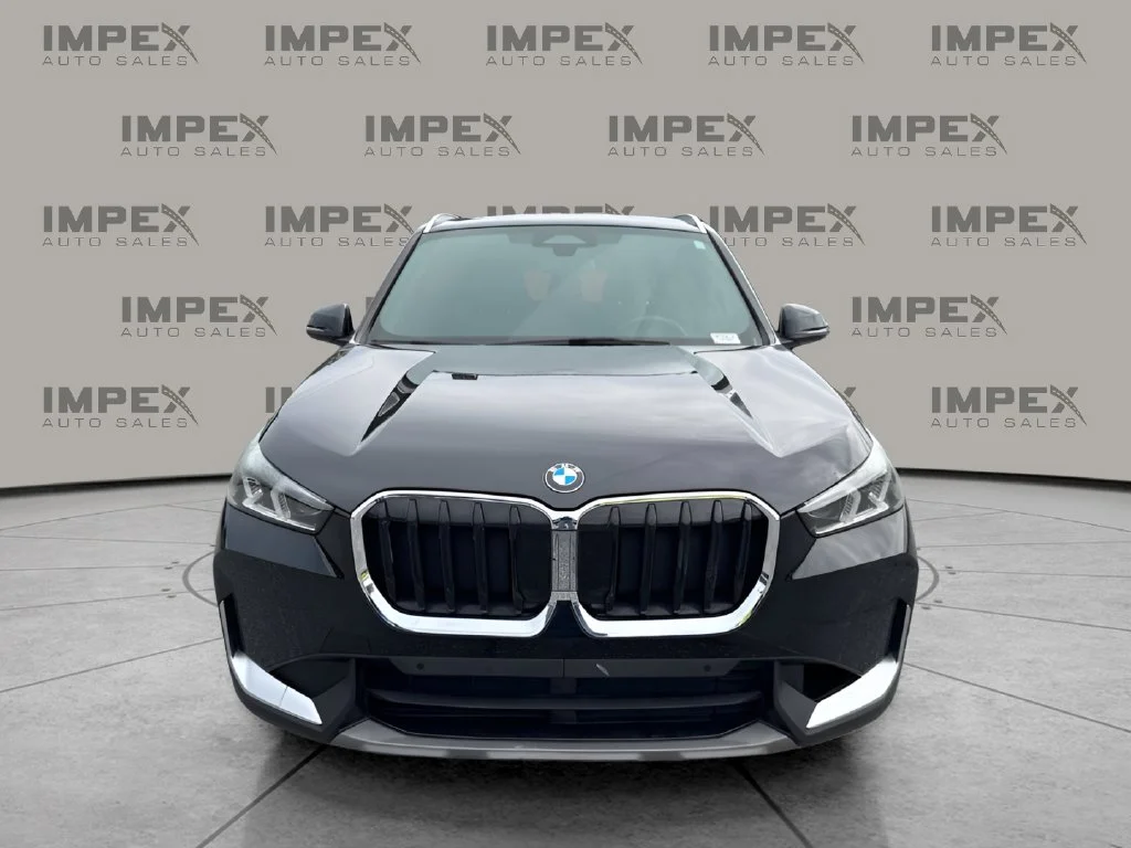 Used 2023 Black BMW xDrive28i image 8