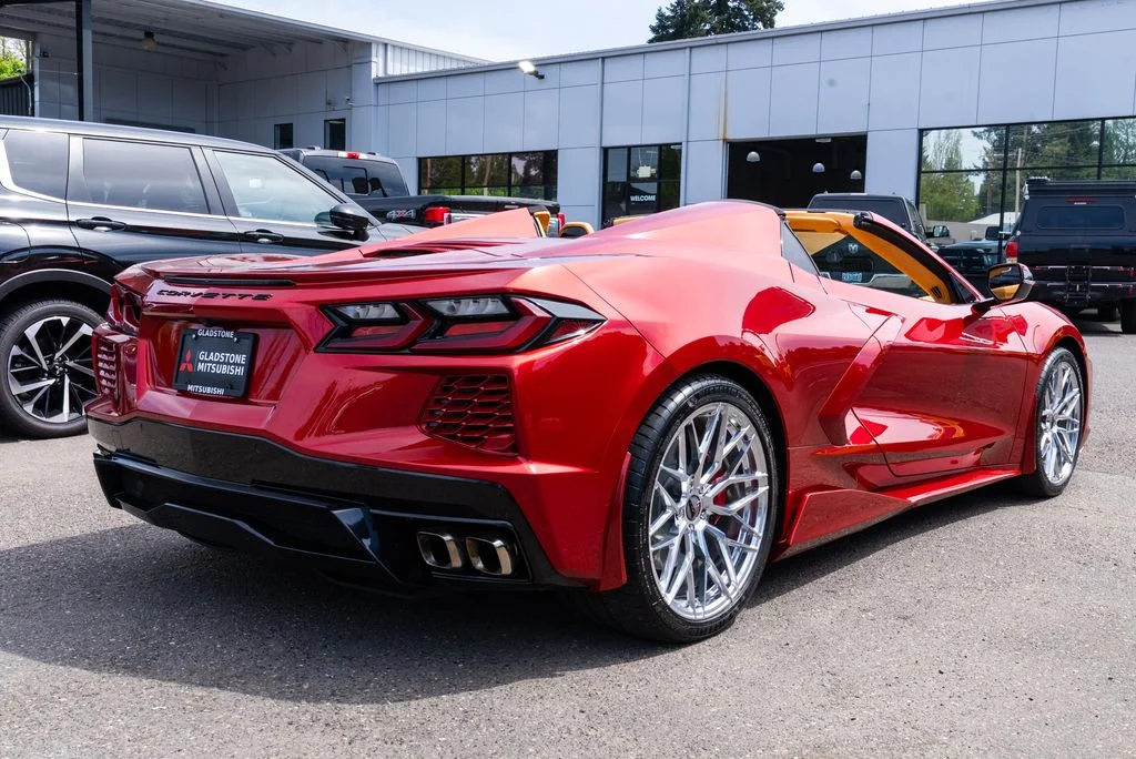 Used 2021 Red Chevrolet Stingray image 6