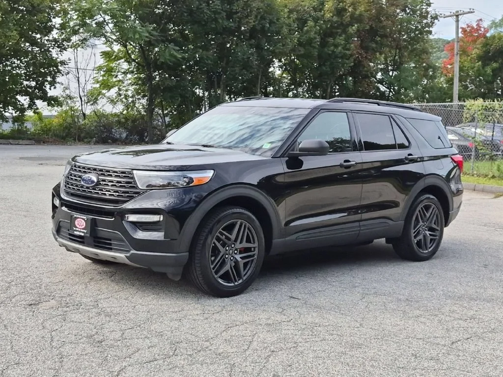 Used 2020 Black Ford XLT image 11