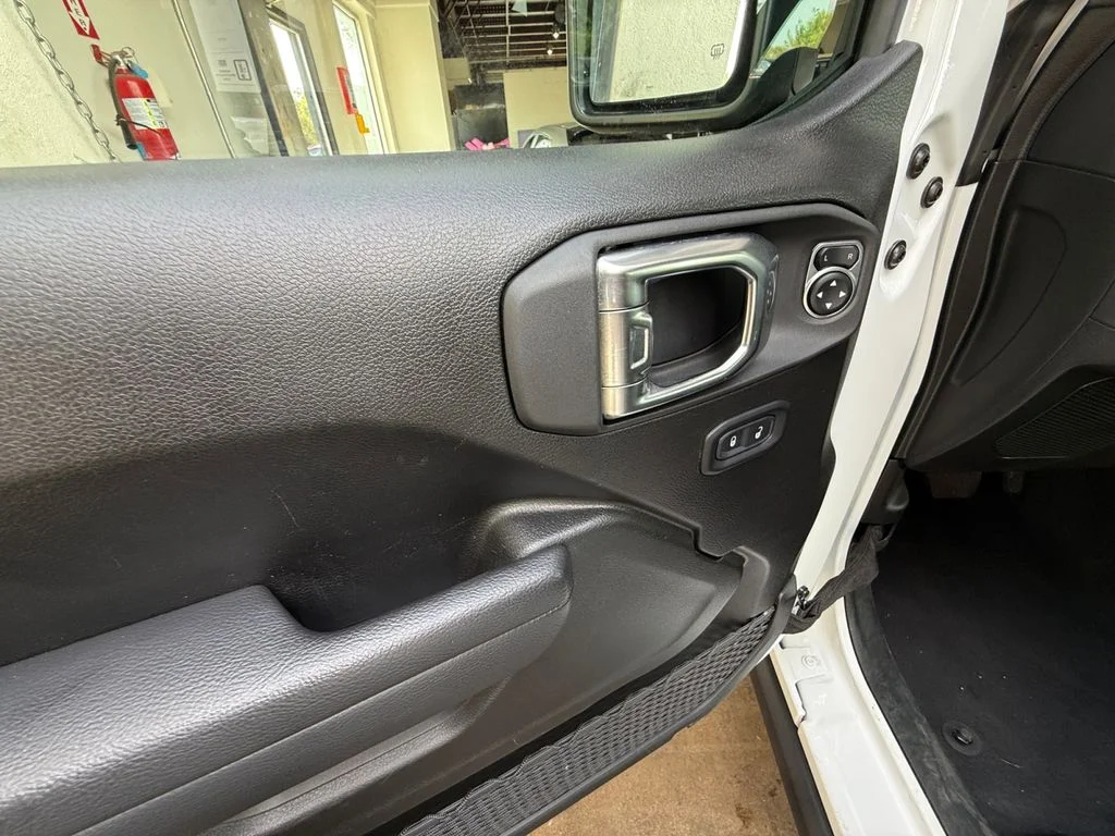 Used 2026 White Jeep Rubicon image 11