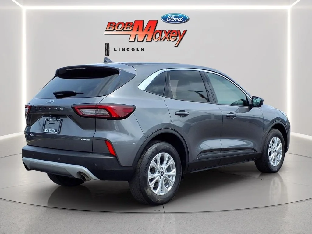 Used 2023 Gray Ford Active image 4