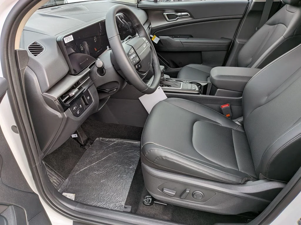 New 2026 White Kia EX image 20