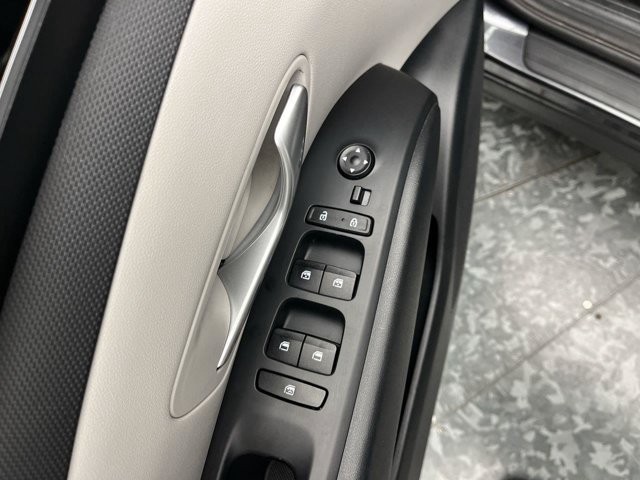 Used 2022 Portofino Gray Hyundai SEL image 7