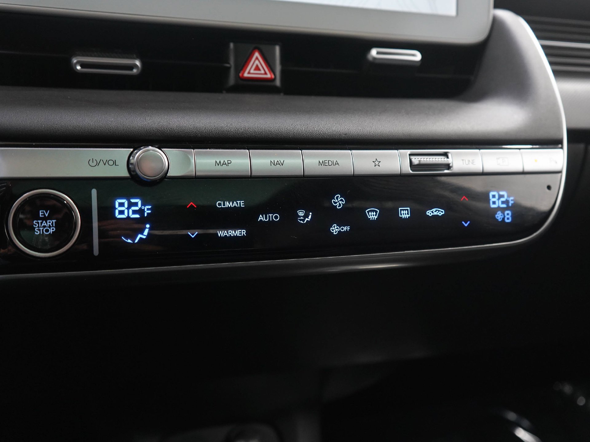 2024 Hyundai IONIQ 5 Limited - Photo 26