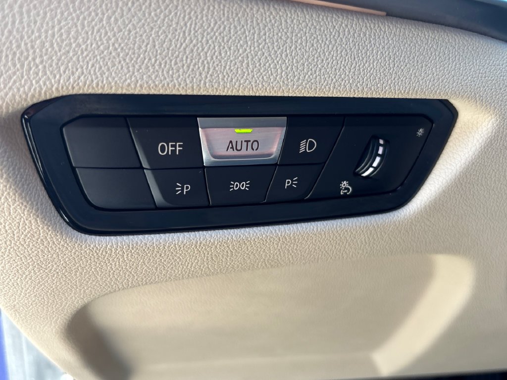 Used 2024 Phytonic Blue Metallic BMW 330i image 25