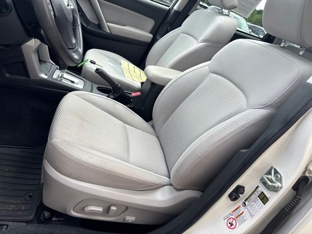 Used 2015 White Subaru 2.5i Premium image 15