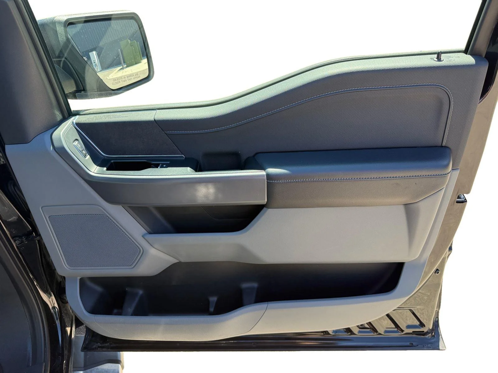 Used 2025 Agate Black Ford XLT image 24