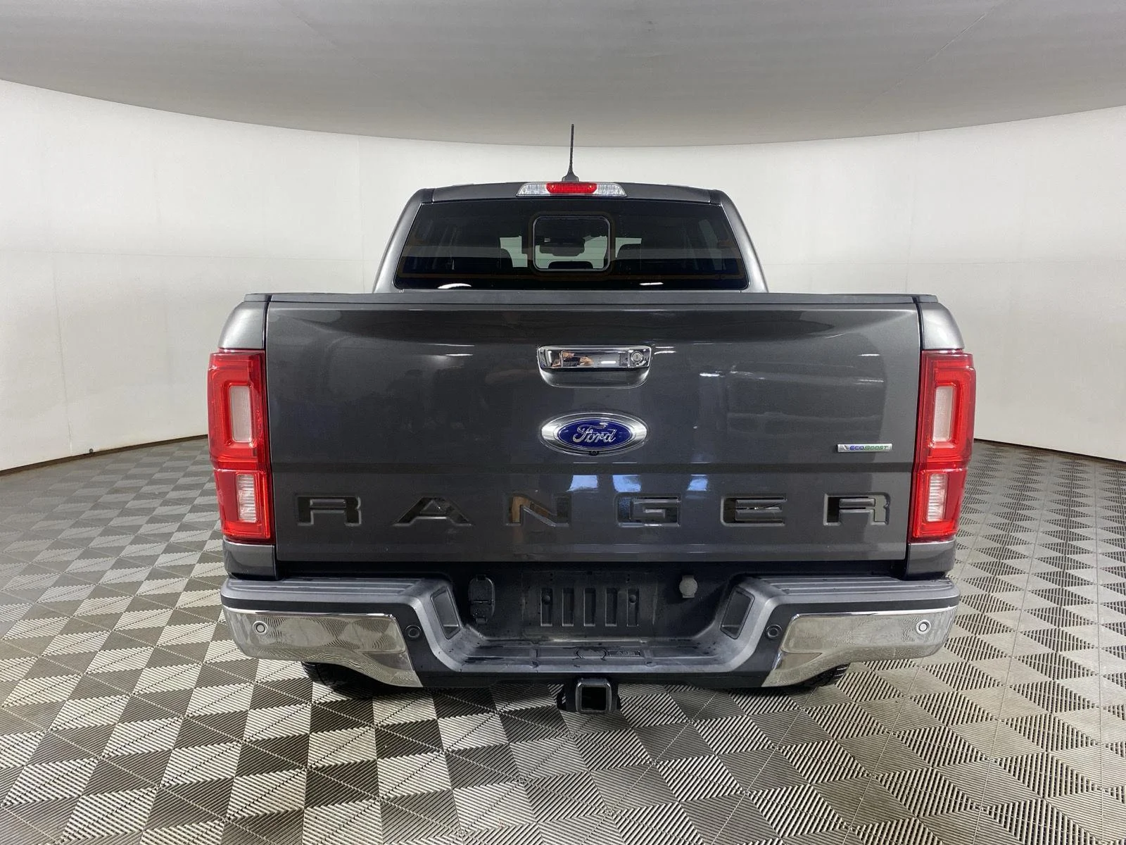Used 2019 Magnetic Ford LARIAT image 16