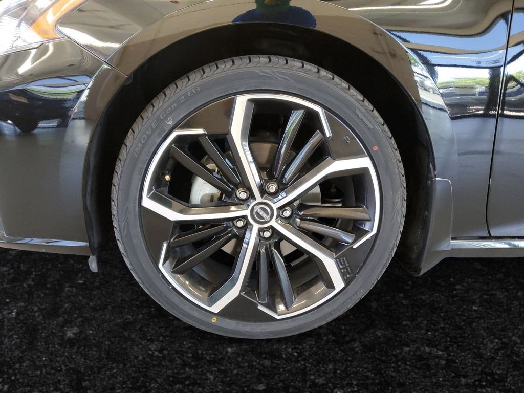 Used 2024 Black Nissan 2.5 SR image 27