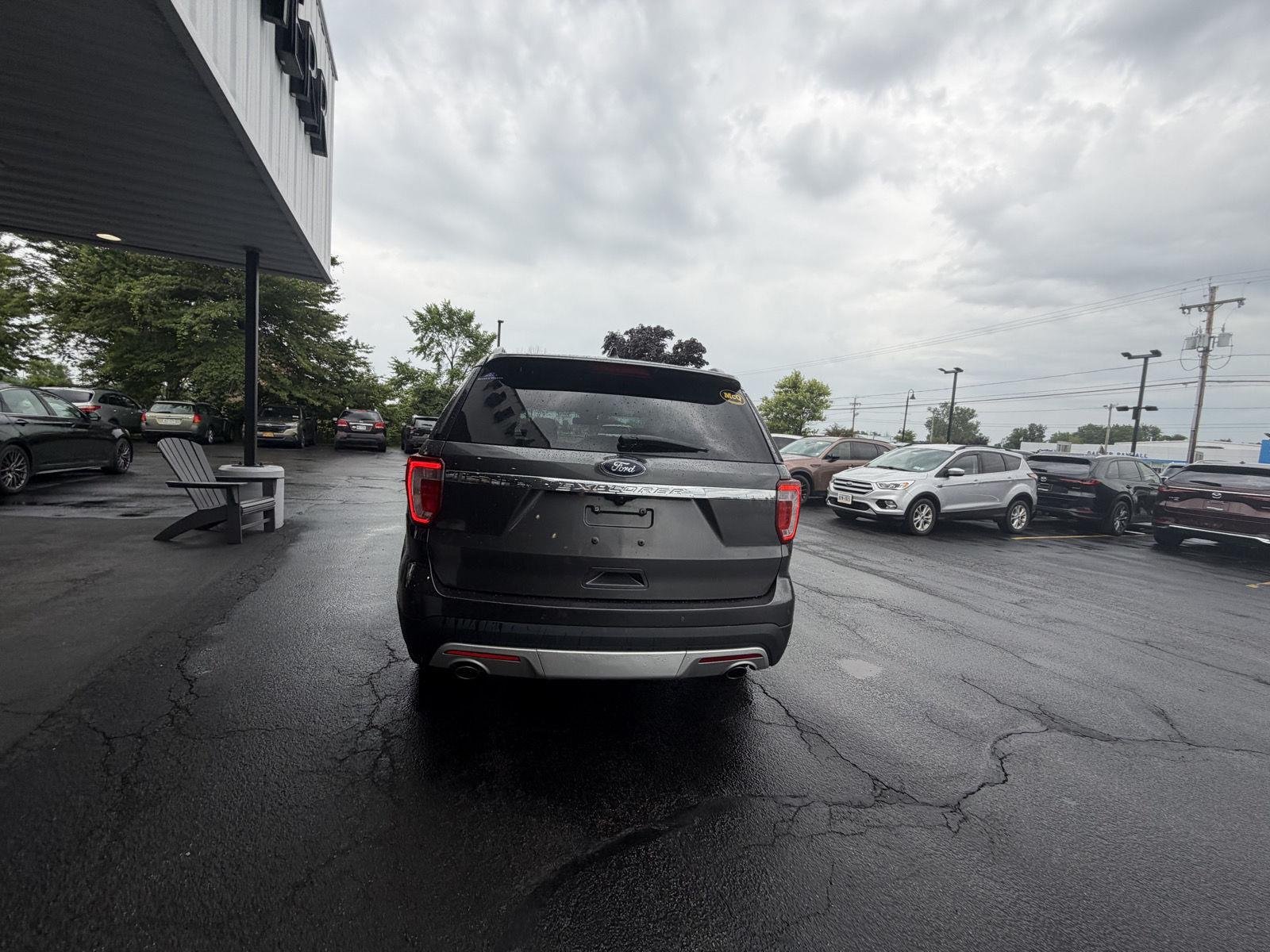 Used 2017 Magnetic Ford XLT image 7