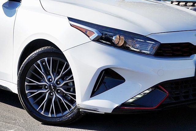 Used 2023 White Kia GT-Line image 3