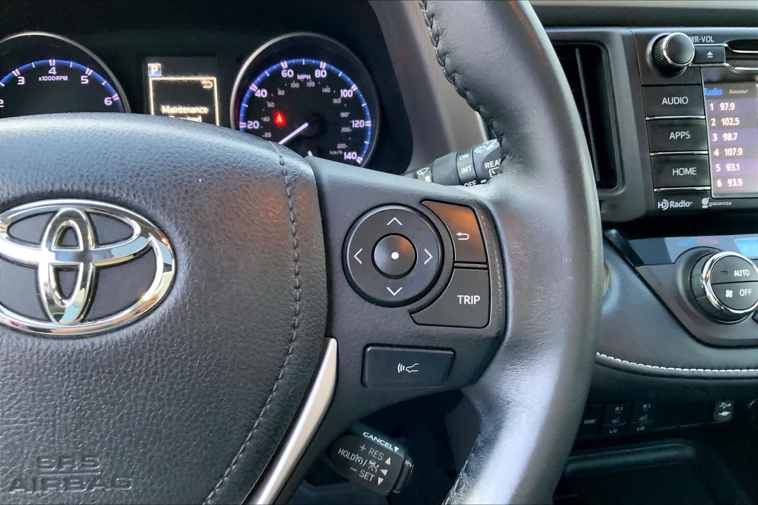 Used 2018 Ruby Flare Pearl Toyota XLE image 24