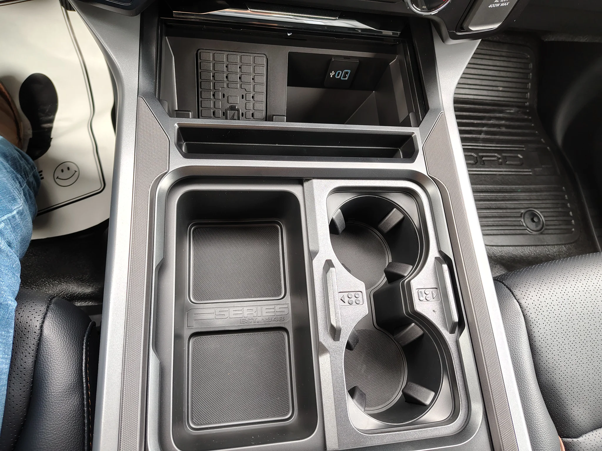 New 2027 Star White Metallic Tri-Coat Ford F-350® Lariat® image 23