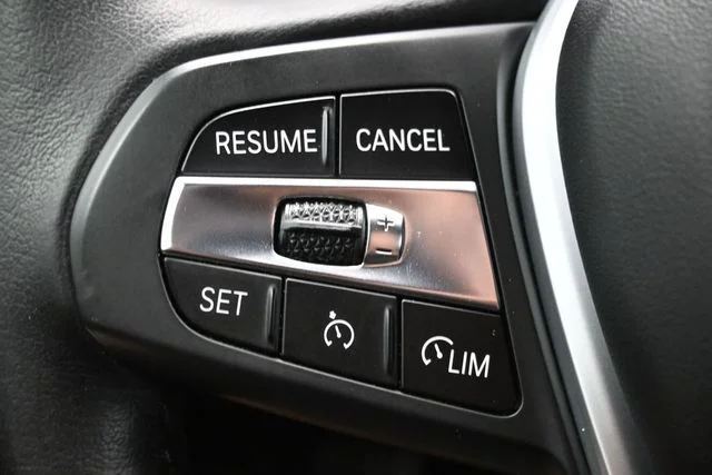 Used 2020 Black BMW 330i image 18