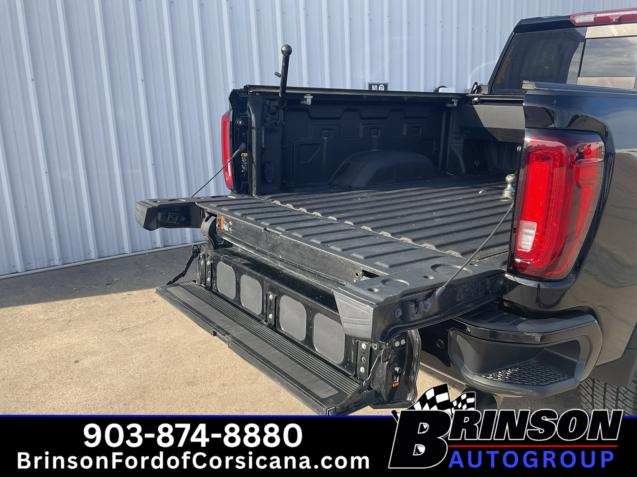 Used 2022 Onyx Black GMC Denali image 11