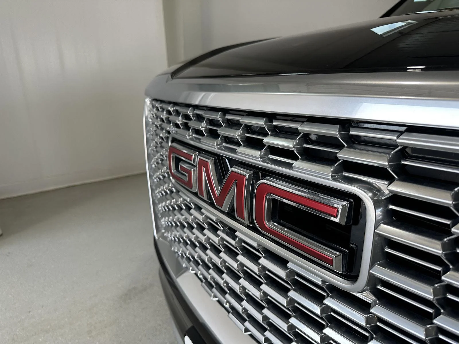 Used 2022 Onyx Black GMC Denali image 28