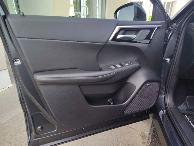 New 2026 Gray Mitsubishi SE image 11