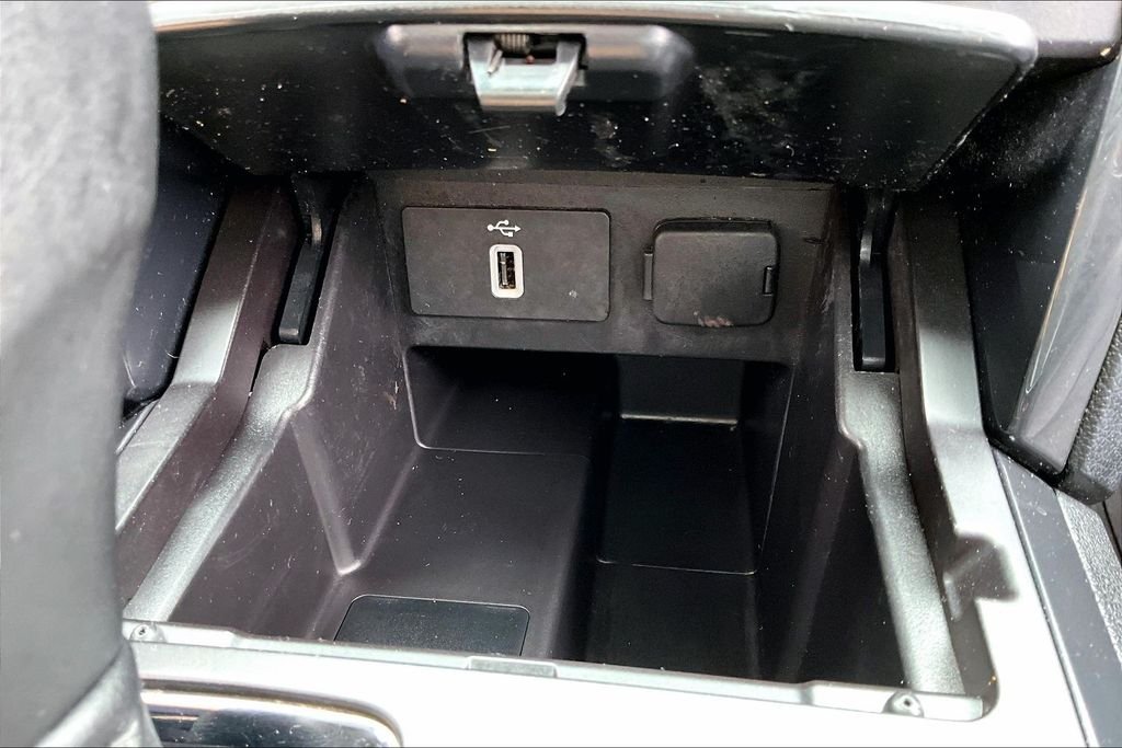 Used 2017 Black Ford XLT image 26