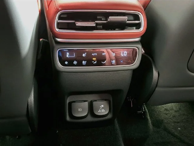 New 2027 Silver Genesis 3.5T image 13