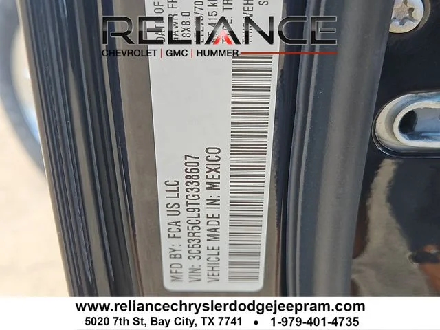 New 2026 Diamond Black Crystal Pearl-Coat Exterior Paint RAM Tradesman image 9