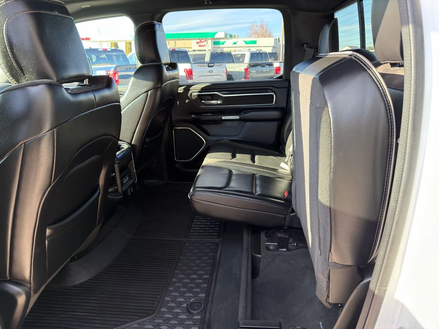 Used 2023 White Ram Laramie image 32