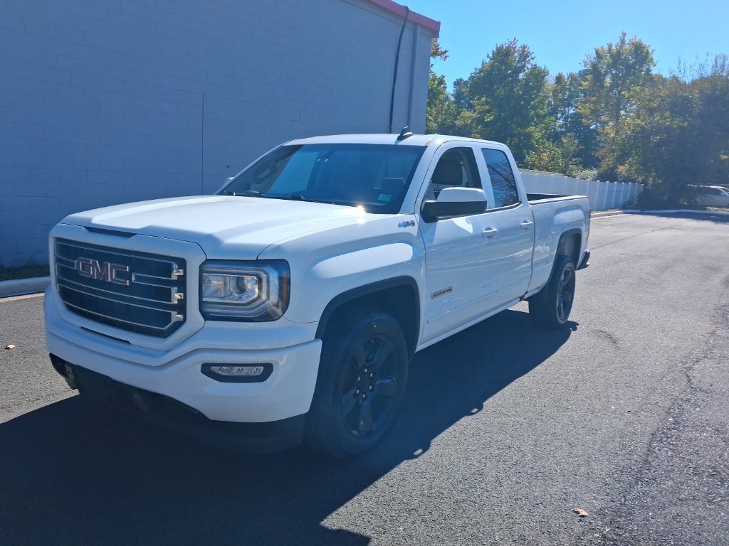 Used 2017  GMC Base image 4