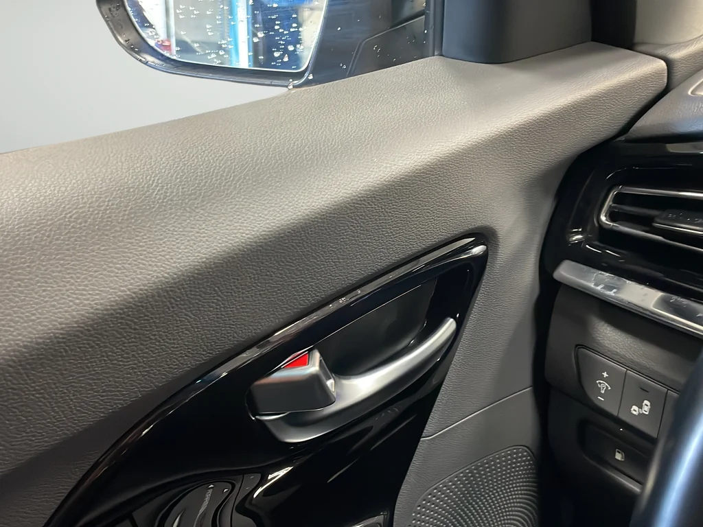 Used 2022 Blue Kia LXS image 31