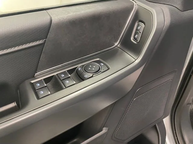 New 2025 Iconic Silver Metallic Ford XLT image 15