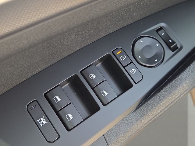 New 2026 Glacial White Pearl Kia LX image 15