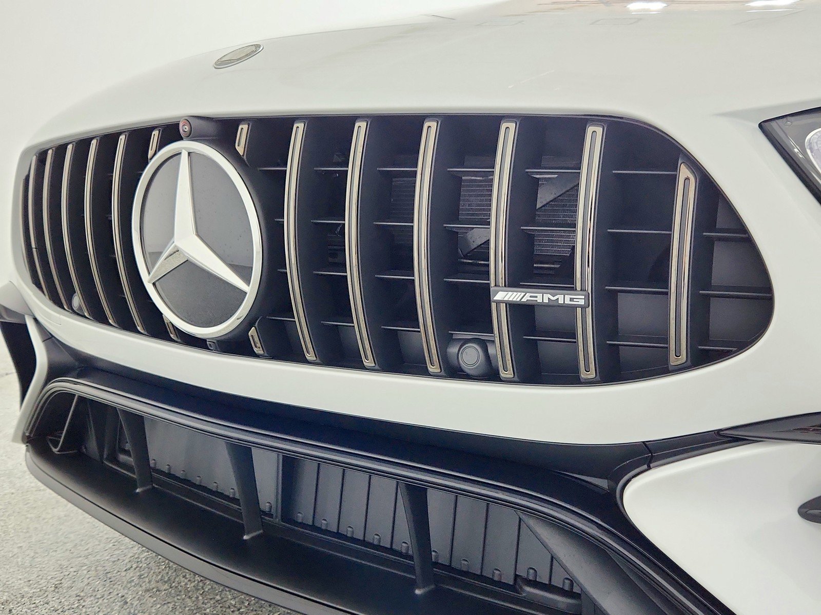 New 2026 MANUFAKTUR Moonlight White Metallic Mercedes-Benz AMG® GT 43 4-Door Coupe image 37
