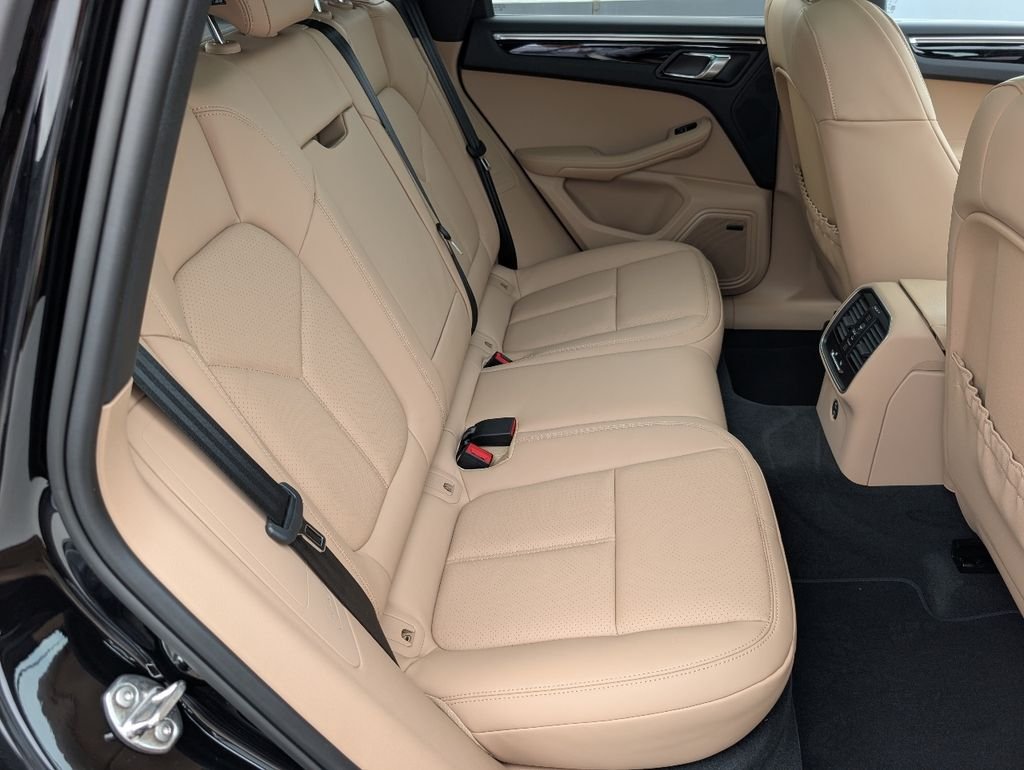 2026 Porsche Macan T - Photo 7