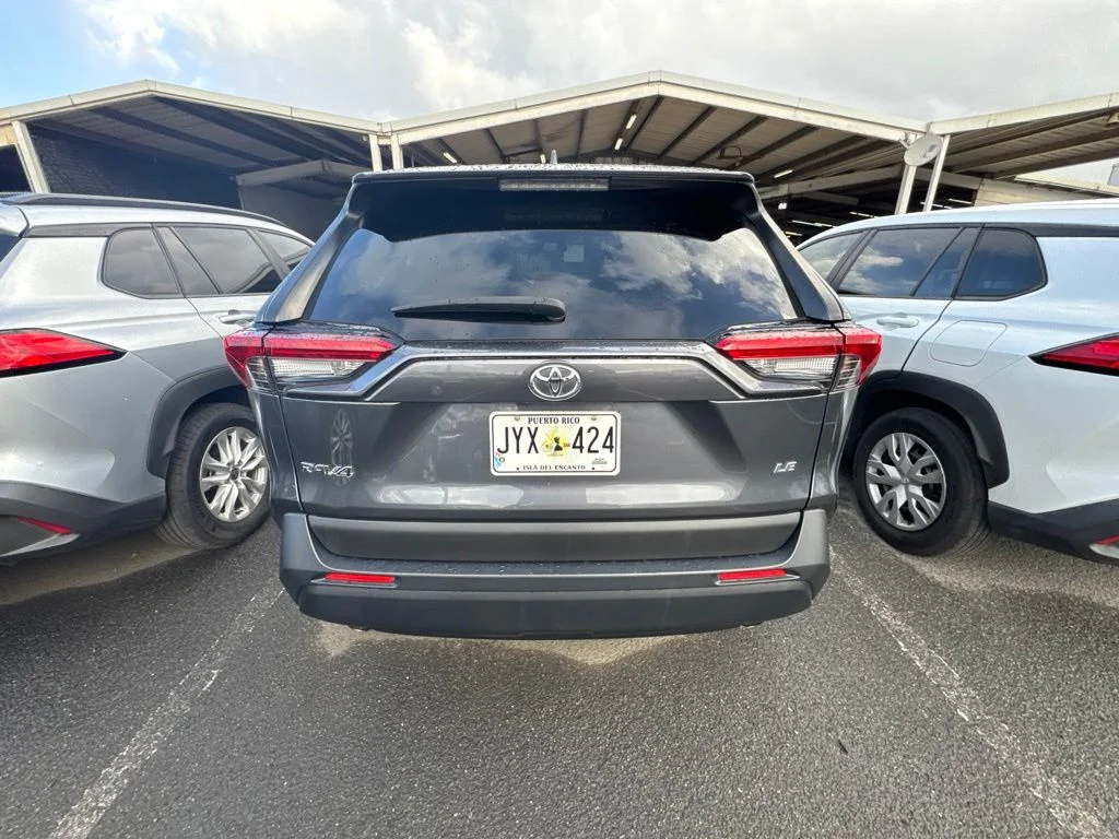 Used 2022 Gray Toyota LE image 5