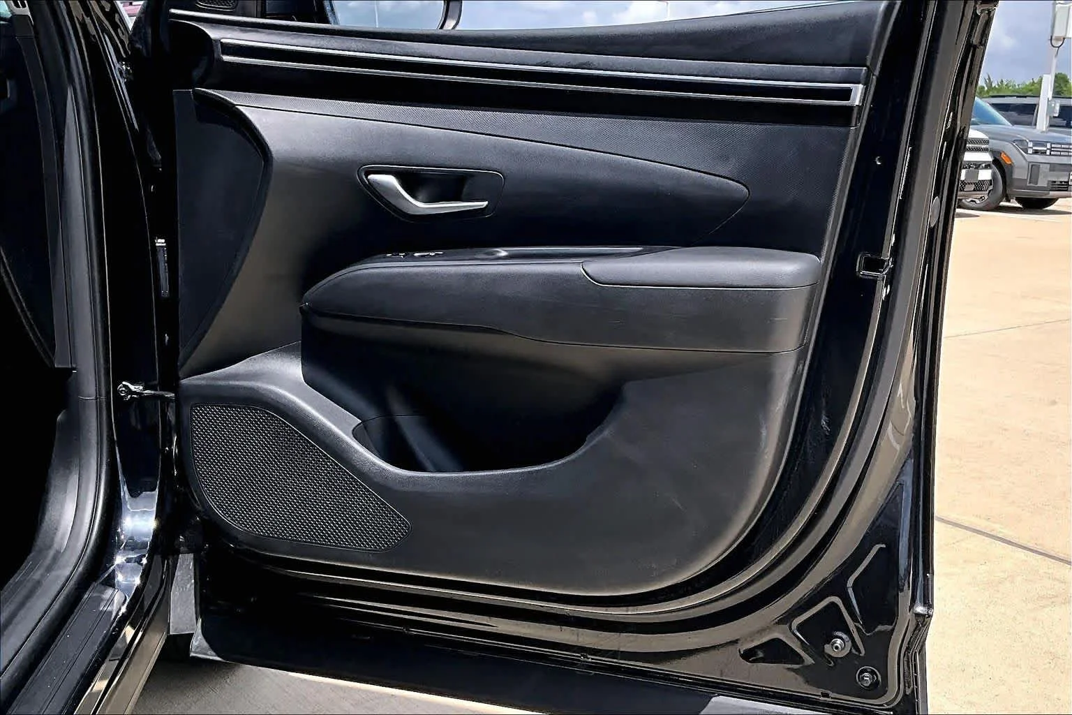Used 2024 Black Pearl Hyundai SE image 19