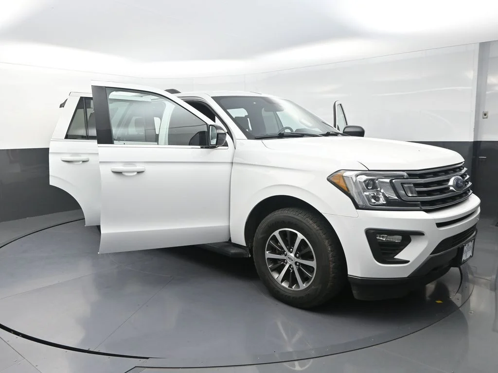Used 2020 White Ford XL image 31