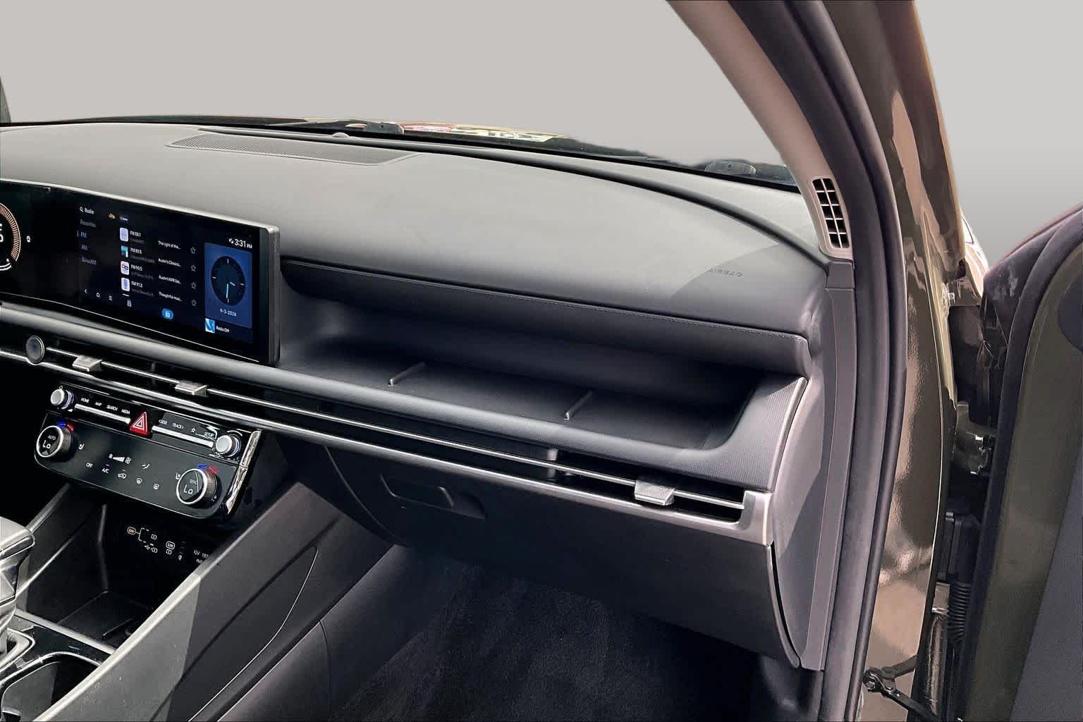 Used 2025 Rockwood Green Hyundai SEL image 18