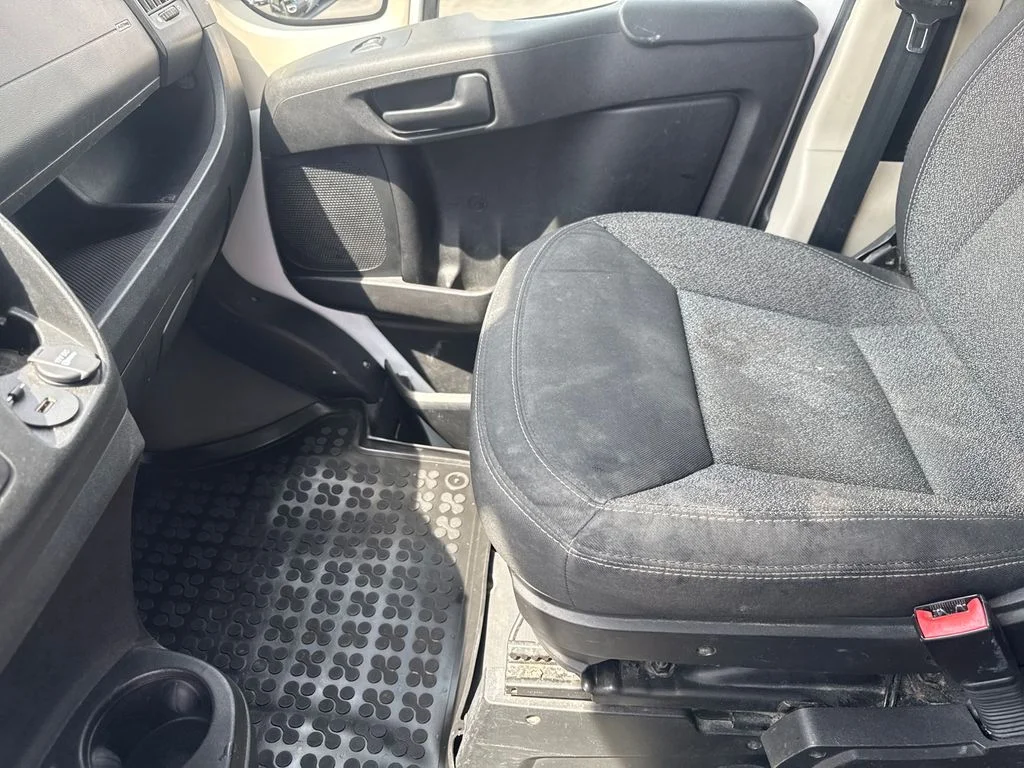 Used 2016 White Ram High Roof image 26