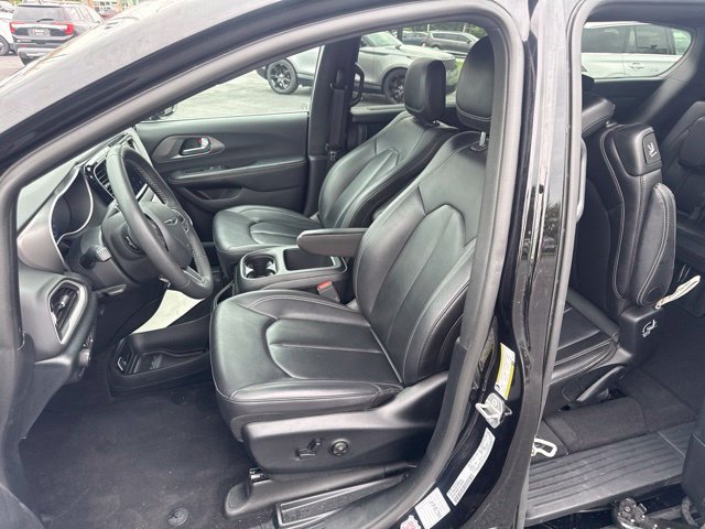 Certified Used 2025 Black Chrysler Select image 8