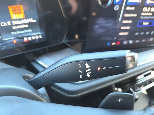 2026 Chevrolet Suburban Premier - Photo 31