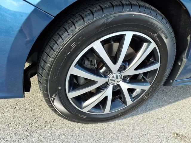 Used 2016 Blue Volkswagen 1.4T SE image 15