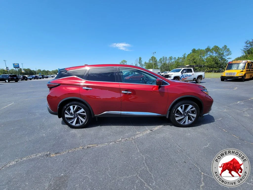 Used 2023 Red Nissan SL image 8