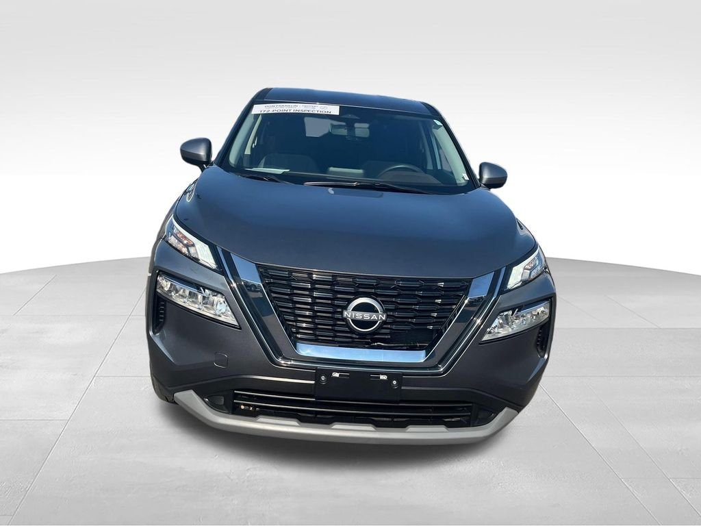 Used 2023 Gray Nissan SV image 8