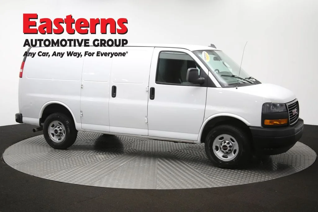 Used 2022 White GMC Work Van image 40