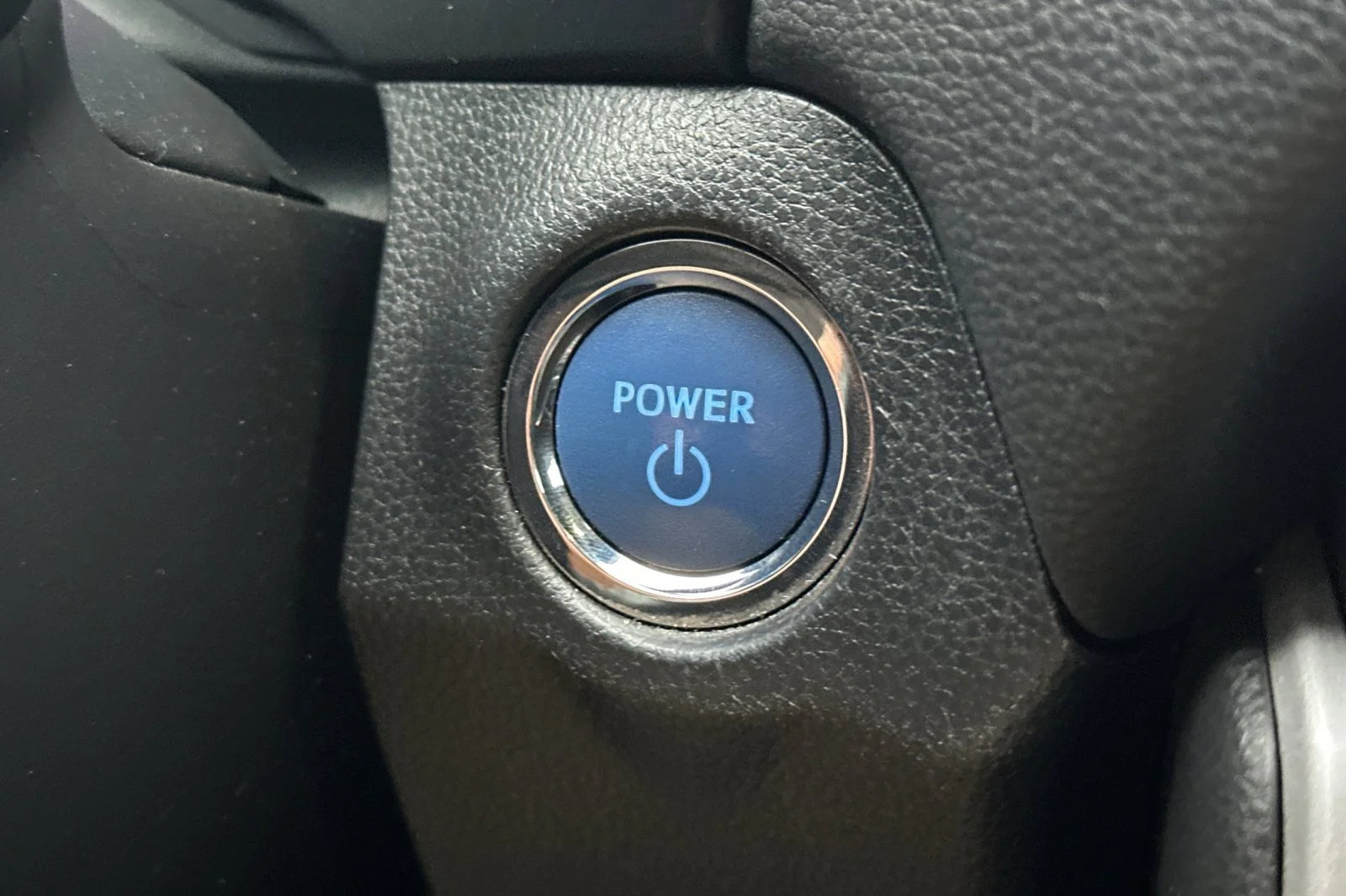 Used 2021  Toyota Hybrid XLE image 22