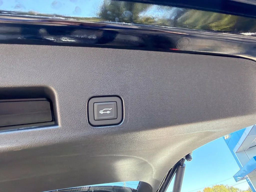 New 2027 Ebony Twilight Metallic GMC Elevation image 37