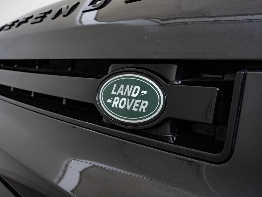 Used 2023 Carpathian Gray Premium Metallic Land Rover V8 image 3